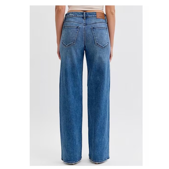 NWT Hidden Logan Mid Rise Distressed Dad Jeans - Picture 4 of 5